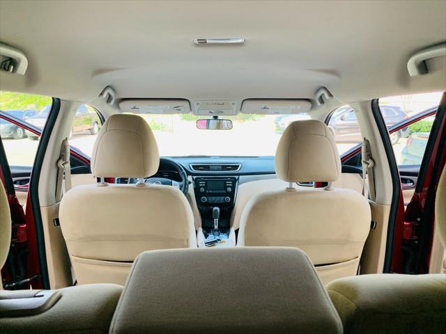 Photo of 2016 Cayenne Red Nissan Rogue
