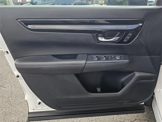 Photo of 2023 Platinum White Pearl Honda CR-V Hybrid