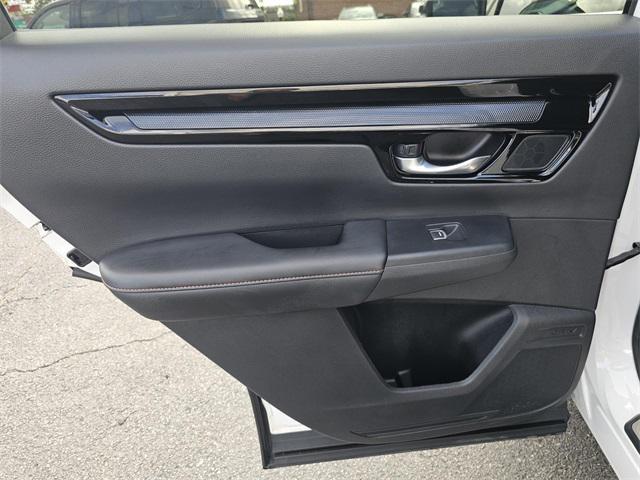 Photo of 2023 Platinum White Pearl Honda CR-V Hybrid
