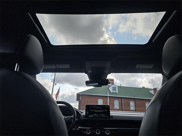 Photo of 2023 Platinum White Pearl Honda CR-V Hybrid
