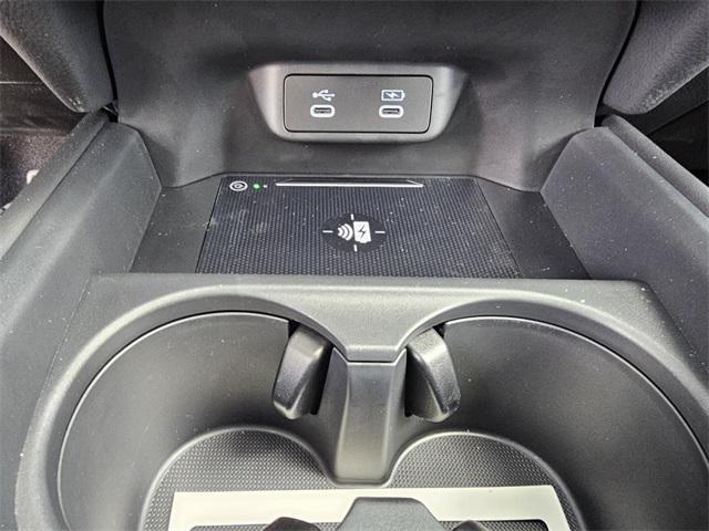 Photo of 2026 Platinum White Pearl Honda HR-V