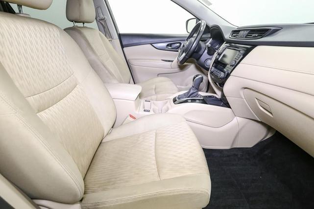 Photo of 2019 Pearl White Tricoat Nissan Rogue