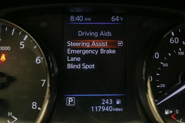 Photo of 2019 Pearl White Tricoat Nissan Rogue