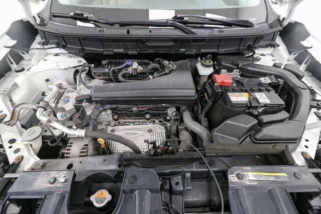 Photo of 2019 Pearl White Tricoat Nissan Rogue