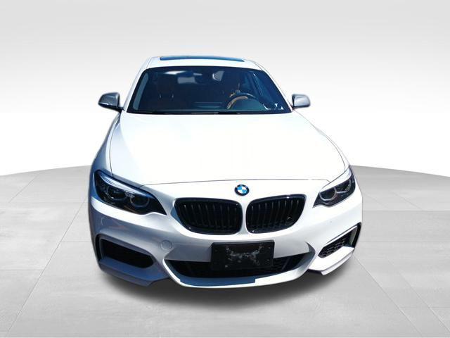 Photo of 2018 Alpine White BMW M240