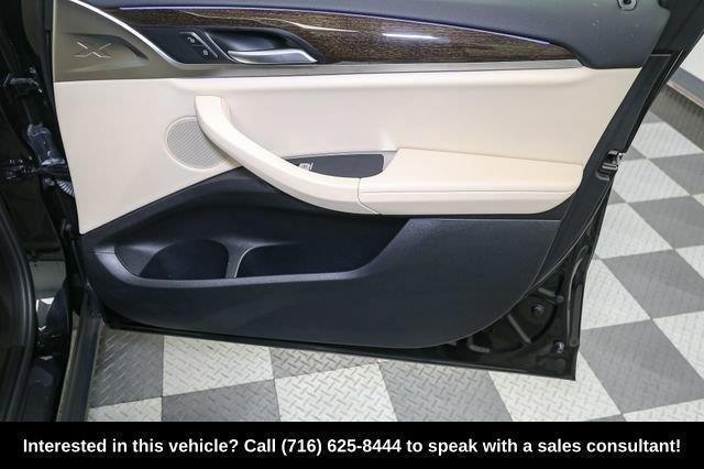 Photo of 2022 Black Sapphire Metallic BMW X3
