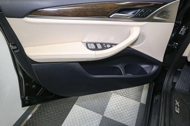 Photo of 2022 Black Sapphire Metallic BMW X3