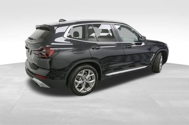 Photo of 2022 Black Sapphire Metallic BMW X3