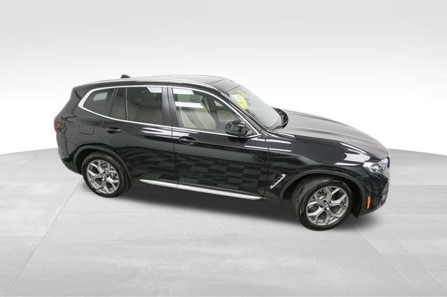 Photo of 2022 Black Sapphire Metallic BMW X3