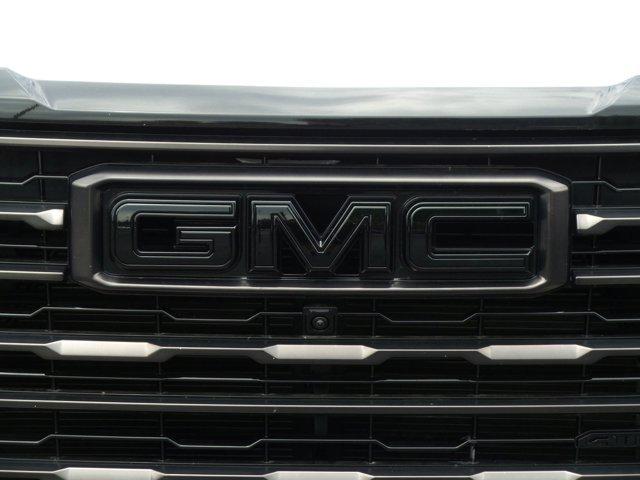 Photo of 2025 Summit White GMC Yukon
