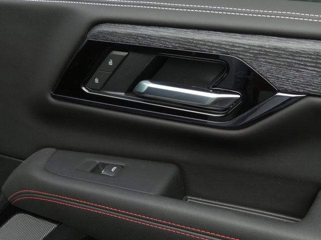 Photo of 2025 Summit White GMC Yukon
