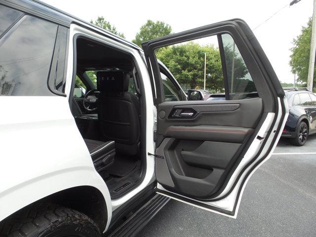 Photo of 2025 Summit White GMC Yukon