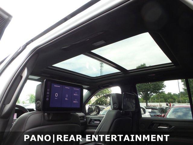 Photo of 2025 Summit White GMC Yukon