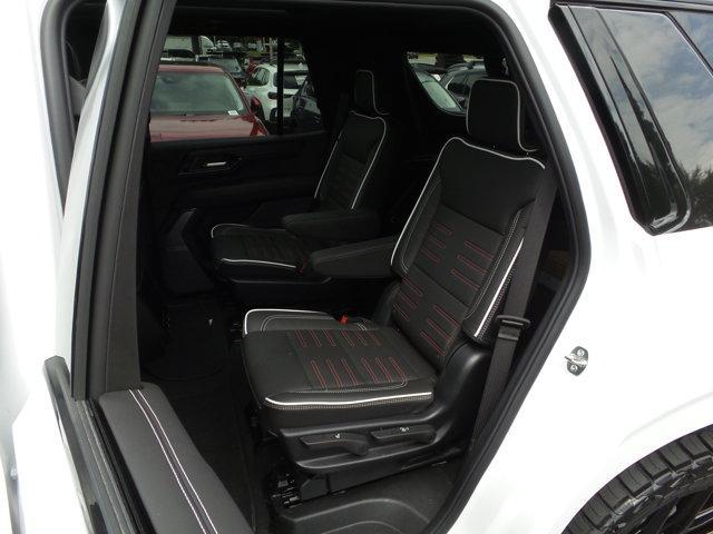 Photo of 2025 Summit White GMC Yukon