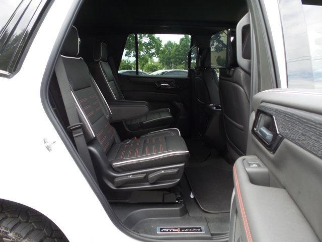 Photo of 2025 Summit White GMC Yukon