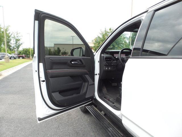 Photo of 2025 Summit White GMC Yukon