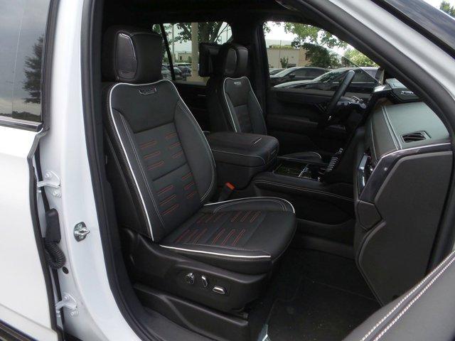Photo of 2025 Summit White GMC Yukon