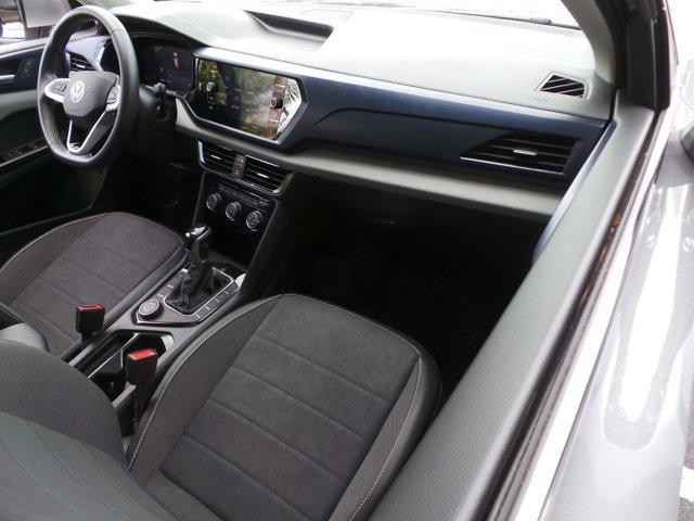 Photo of 2023 Pyrite Silver Metallic Volkswagen Taos