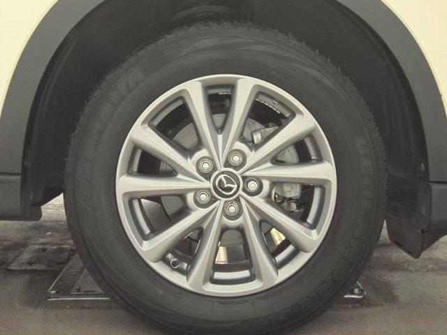 Photo of 2022 Snowflake White Pearl Mazda CX-5