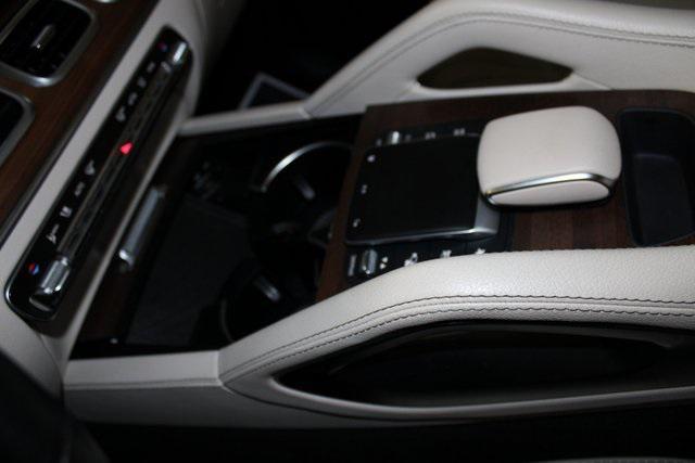 Photo of 2021 Polar White Mercedes-Benz GLE 350