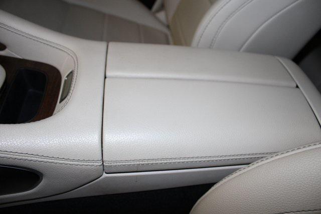 Photo of 2021 Polar White Mercedes-Benz GLE 350