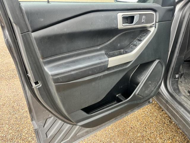 Photo of 2023 CARBONIZED GRAY METALLIC Ford Explorer