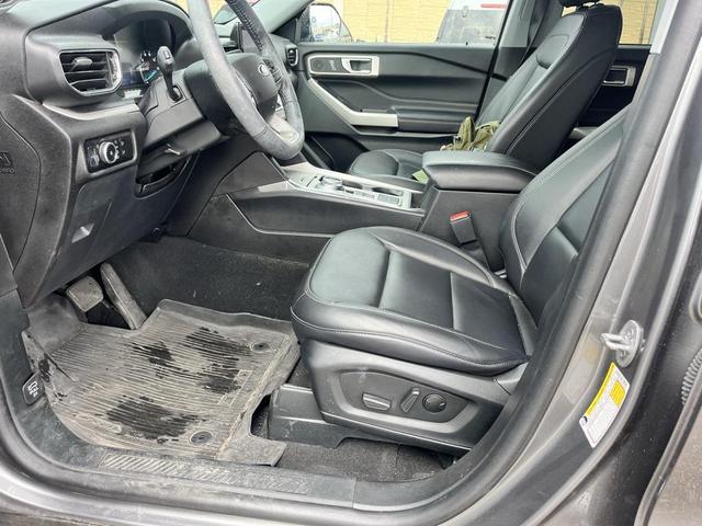 Photo of 2023 CARBONIZED GRAY METALLIC Ford Explorer