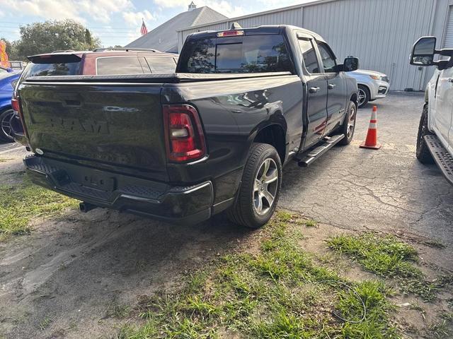 Photo of 2025 Diamond Black Crystal Pearlcoat RAM 1500