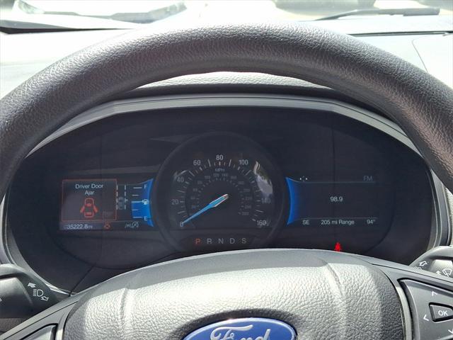 Photo of 2022 Oxford White Ford Edge