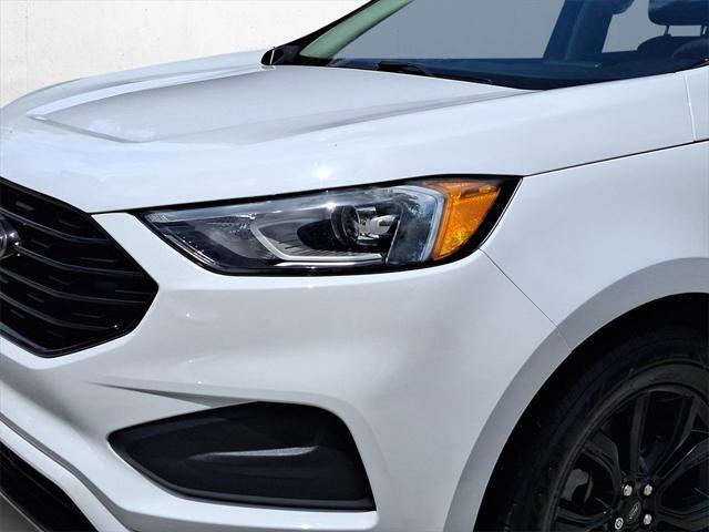 Photo of 2022 Oxford White Ford Edge