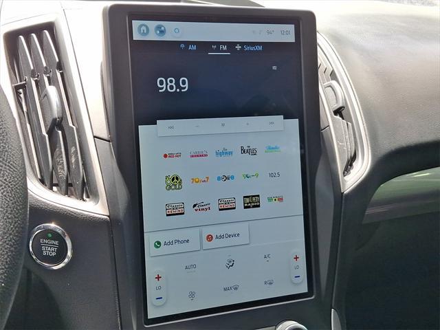 Photo of 2022 Oxford White Ford Edge