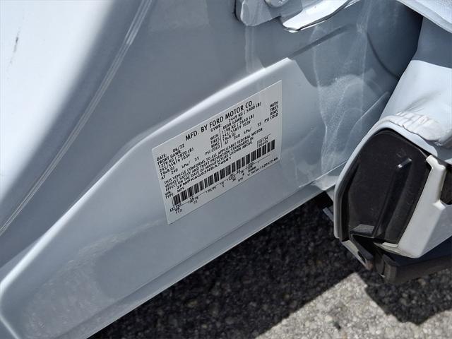 Photo of 2022 Oxford White Ford Edge