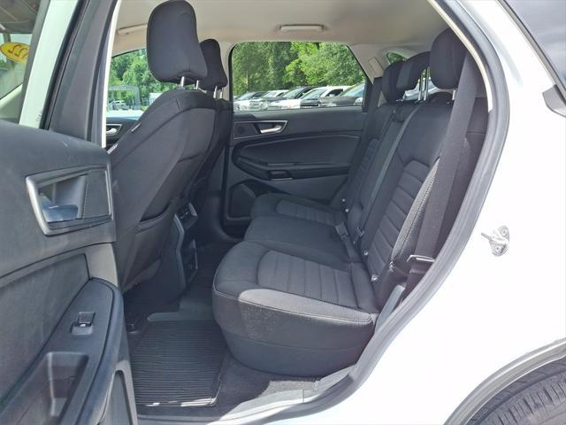 Photo of 2022 Oxford White Ford Edge