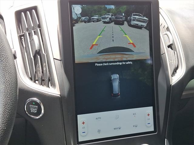 Photo of 2022 Oxford White Ford Edge