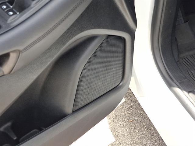 Photo of 2022 Oxford White Ford Edge