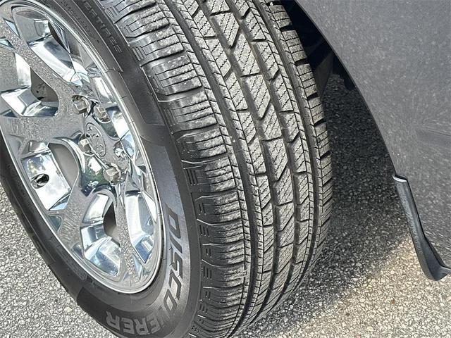 Photo of 2016 Brilliant Black Crystal Pearlcoat RAM 1500