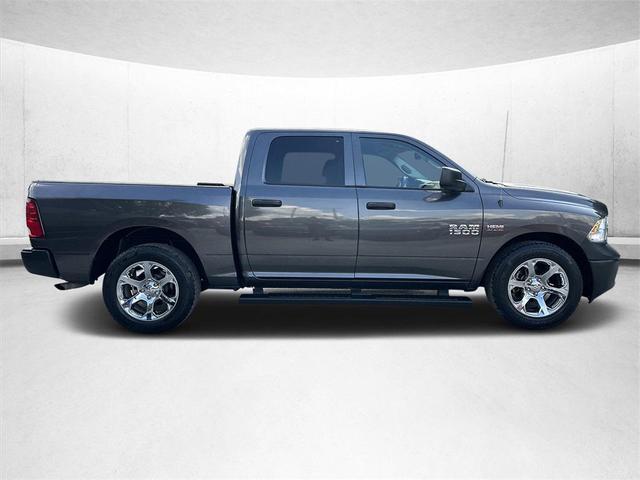 Photo of 2016 Brilliant Black Crystal Pearlcoat RAM 1500