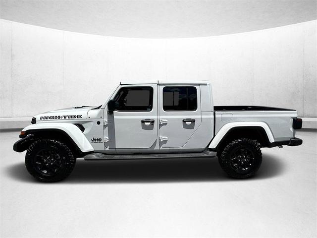 Photo of 2025 Bright White Clearcoat Jeep Gladiator