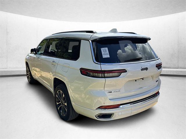 Photo of 2021 Bright White Clearcoat Jeep Grand Cherokee L