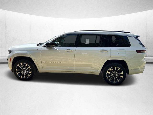 Photo of 2021 Bright White Clearcoat Jeep Grand Cherokee L