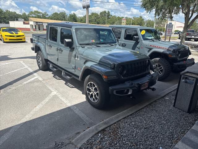 Photo of 2024 Anvil Clear Coat Jeep Gladiator
