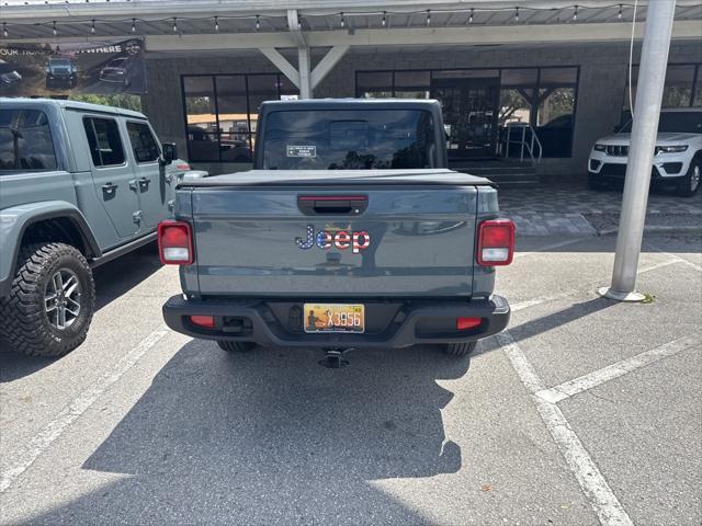 Photo of 2024 Anvil Clear Coat Jeep Gladiator