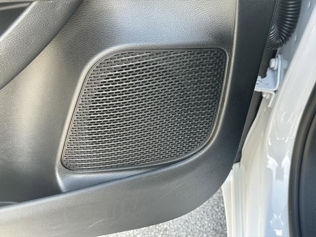 Photo of 2025 Bright White Clearcoat Chrysler Pacifica