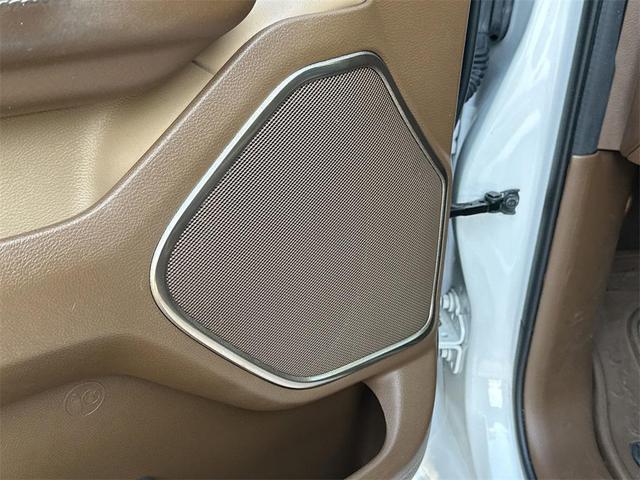 Photo of 2019 Ivory White Tri-Coat Pearlcoat RAM 1500