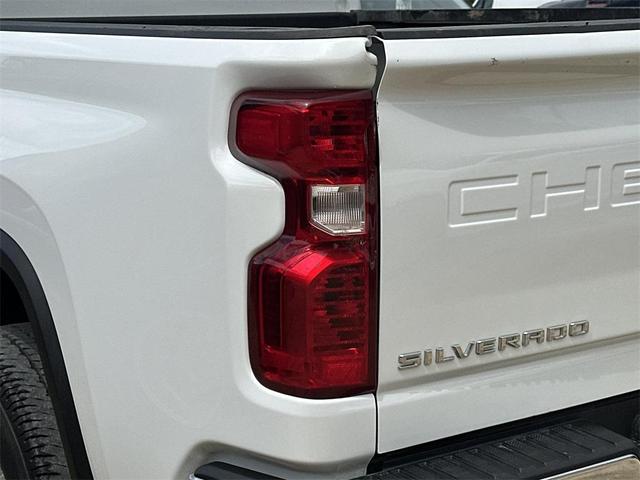 Photo of 2023 Summit White Chevrolet Silverado 2500