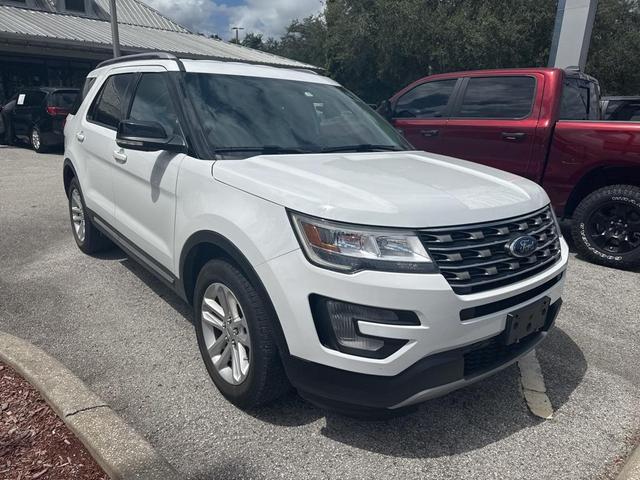 Photo of 2017 Oxford White Ford Explorer