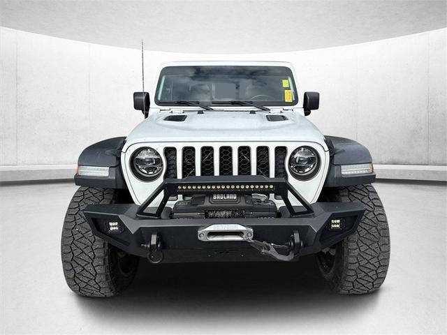 Photo of 2020 Bright White Clearcoat Jeep Gladiator