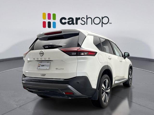 Photo of 2023 Pearl White Tricoat Nissan Rogue