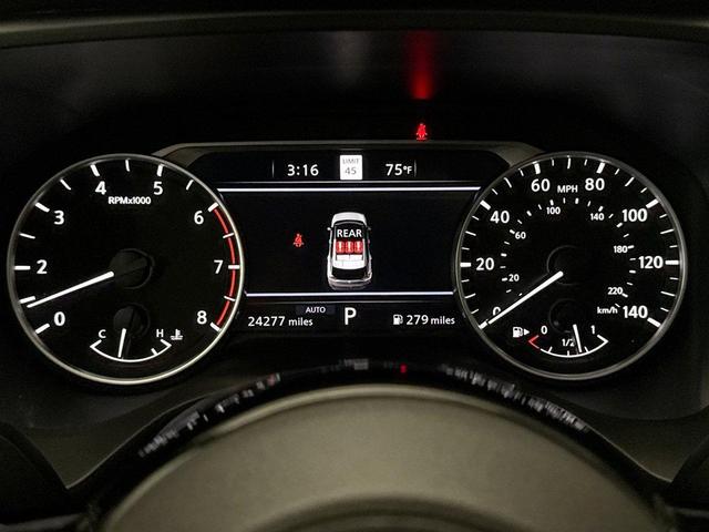 Photo of 2023 Pearl White Tricoat Nissan Rogue