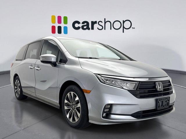 Photo of 2023 Lunar Silver Honda Odyssey